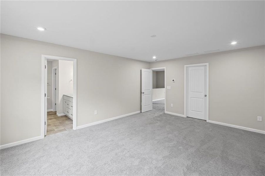 Spacious, unfurnished interior of a new home in Sage Woods, Dallas (Image 30).