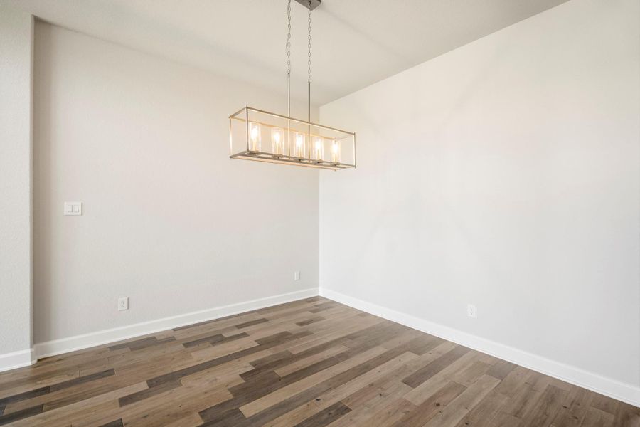 Spacious, unfurnished interior of a new home in Sienna 70′ Lots, Missouri City (Image 28).