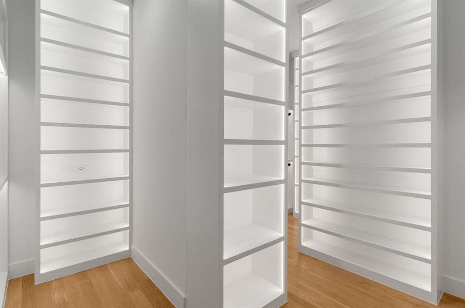 Spacious, unfurnished interior of a new home in , Dallas (Image 22).