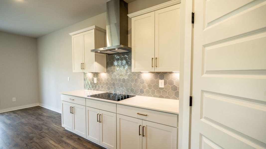 Furnished interior view inside a new home in Pottsview, Smyrna (Image 5).