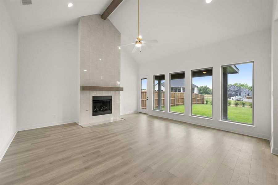 3250 Jersey- Living Room-2