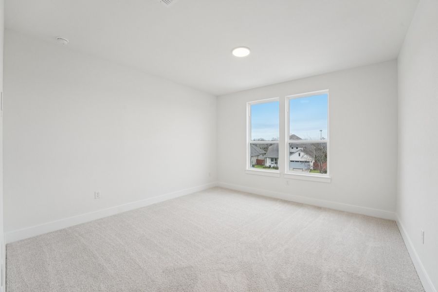 Spacious, unfurnished interior of a new home in Sauls Ranch, Round Rock (Image 21).