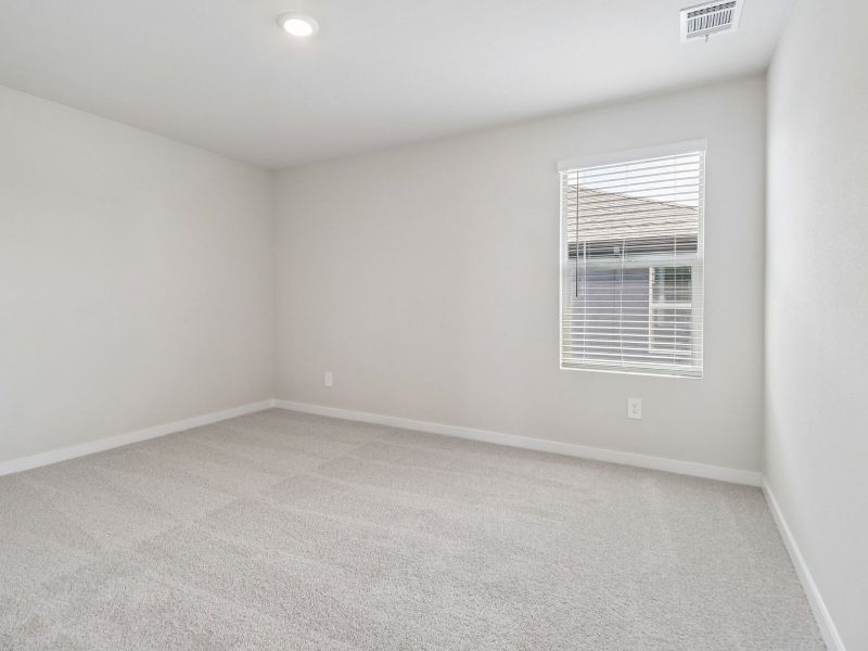 Spacious, unfurnished interior of a new home in Cibolo Hills West - Spring Series, Fort Worth (Image 21).
