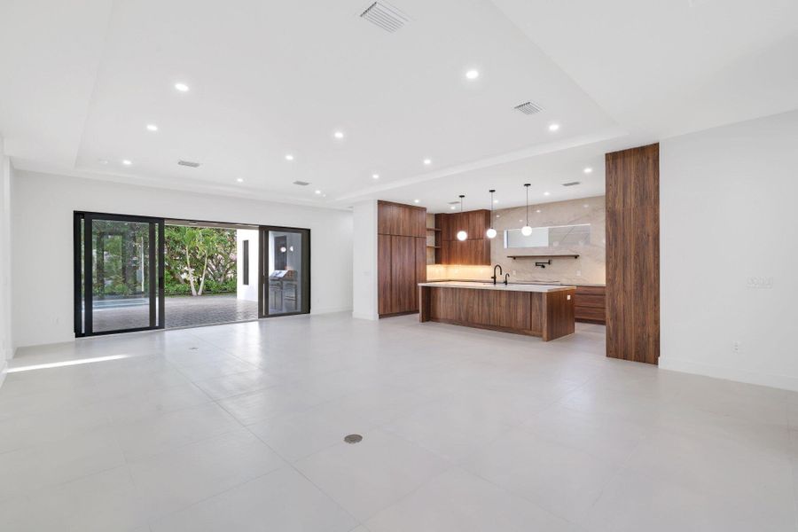 325 Cascade Lane - 16.jpg-SMALL