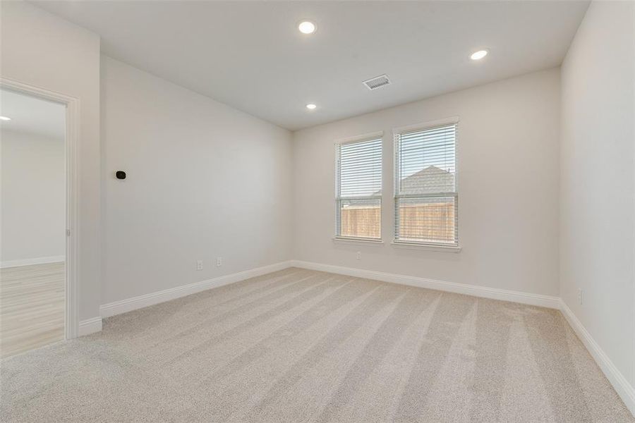 Spacious, unfurnished interior of a new home in Walden Pond, Forney (Image 20).