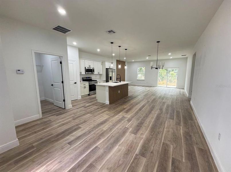 Spacious, unfurnished interior of a new home in , Port Charlotte (Image 11).