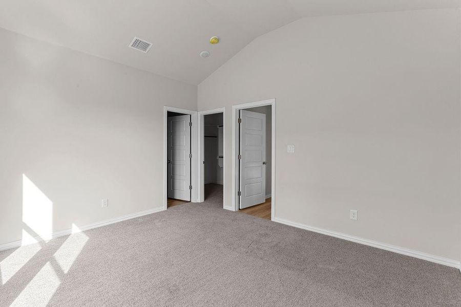 Spacious, unfurnished interior of a new home in , Fort Worth (Image 14).