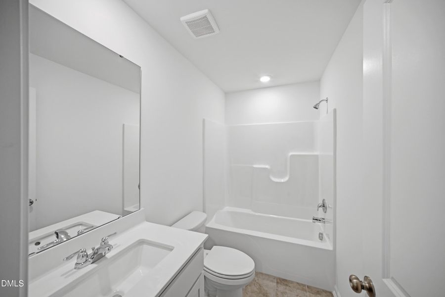 28_SUN_Stoneriver_Pic_Colton_Bath2_1of1