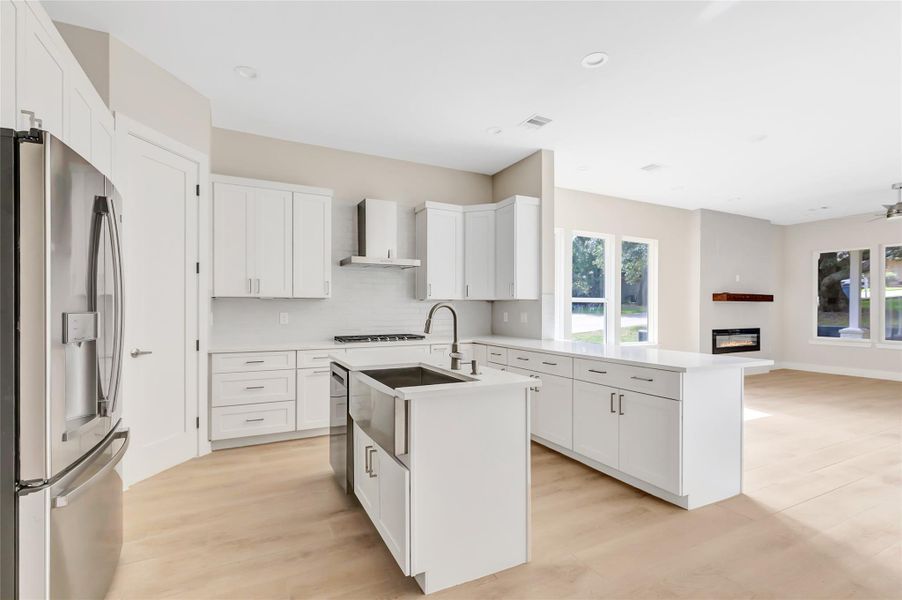 Furnished interior view inside a new home in , Conroe (Image 16).