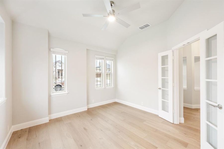 Spacious, unfurnished interior of a new home in Hayes Crossing, Midlothian (Image 21).