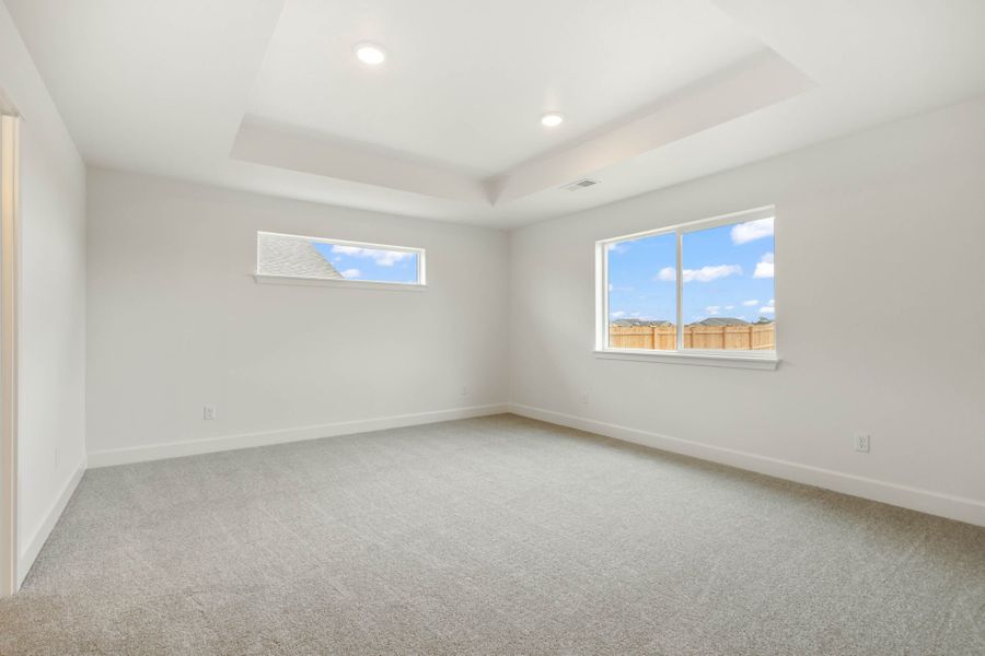 Spacious, unfurnished interior of a new home in Willowbrook, Madras (Image 21).
