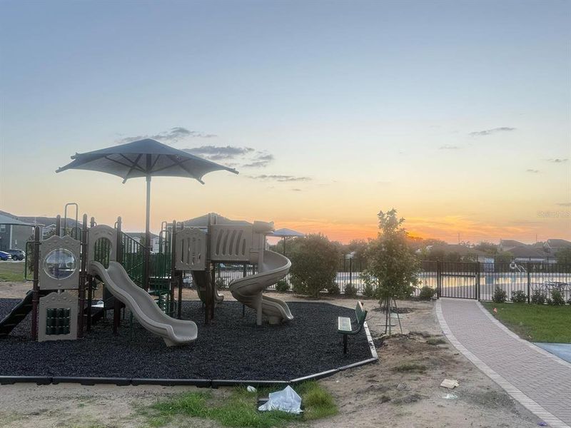 Community amenities in Brentwood, Davenport (Image 28).