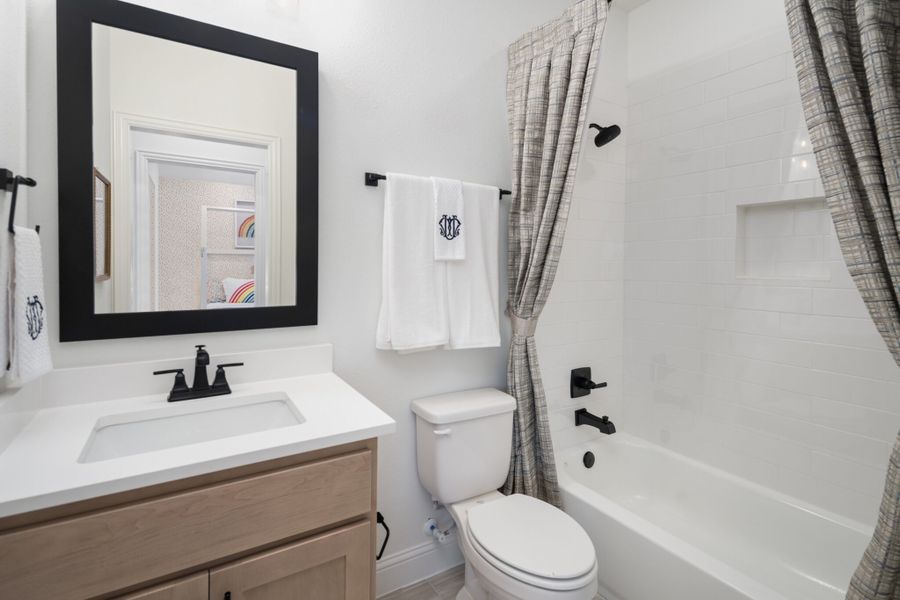 Representative furnished interior of a home built from the Eastland by UnionMain Homes in Cambridge Crossing, Celina (Image 39). Representative furnished interior of a home built from the Eastland by UnionMain Homes in Cambridge Crossing, Celina (Image 39).