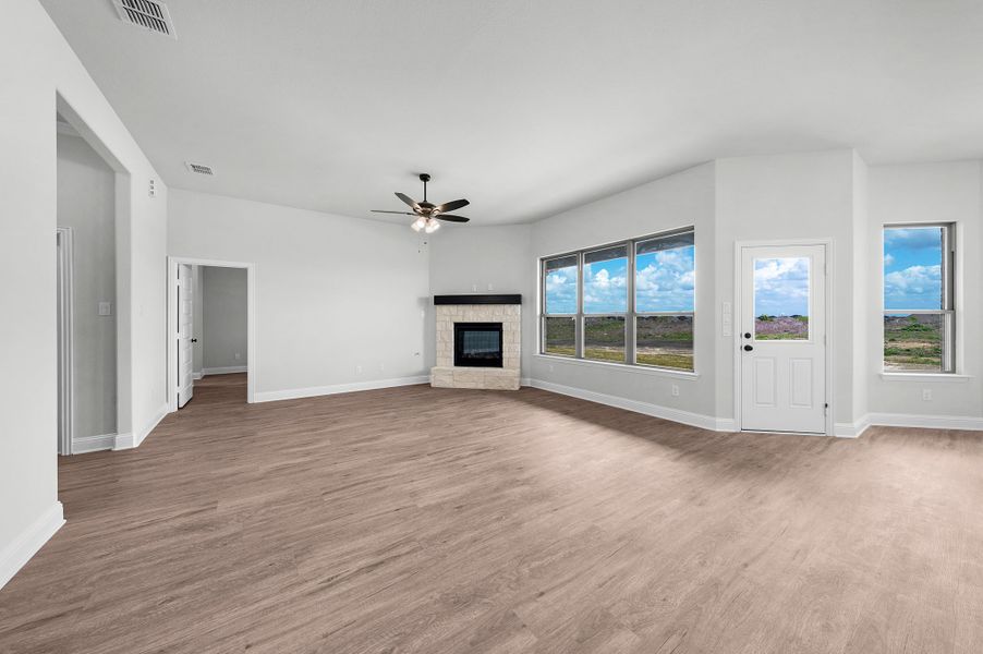 Spacious, unfurnished interior of a new home in Berkshire Estates, Mesquite (Image 23). Spacious, unfurnished interior of a new home in Berkshire Estates, Mesquite (Image 23).