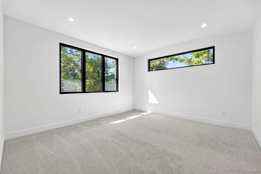 Secondary ensuite bedroom