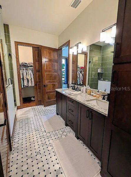 Furnished interior view inside a new home in , Leesburg (Image 4).