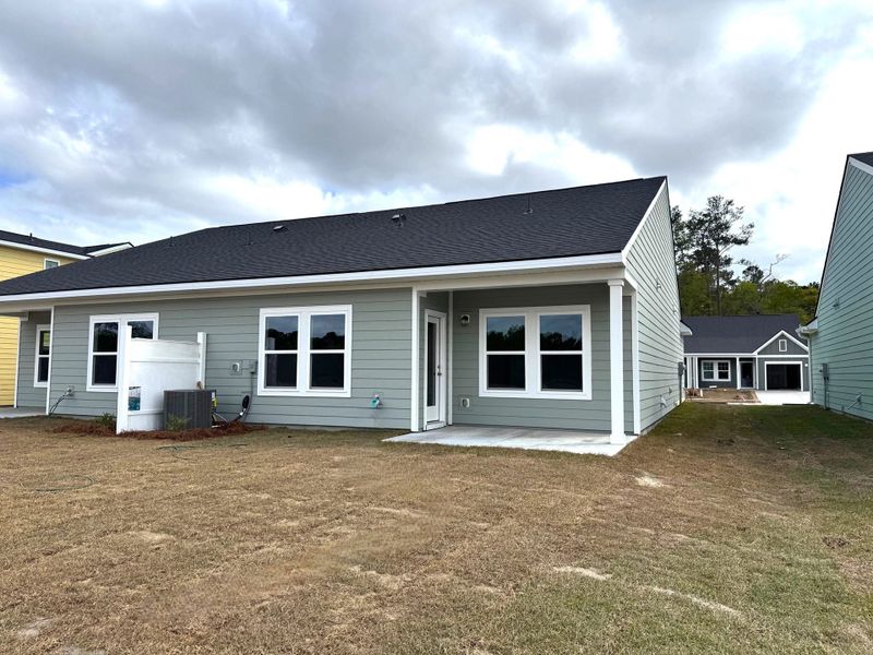Exterior details and patio area of a home in Tea Farm, Ravenel (Image 15).