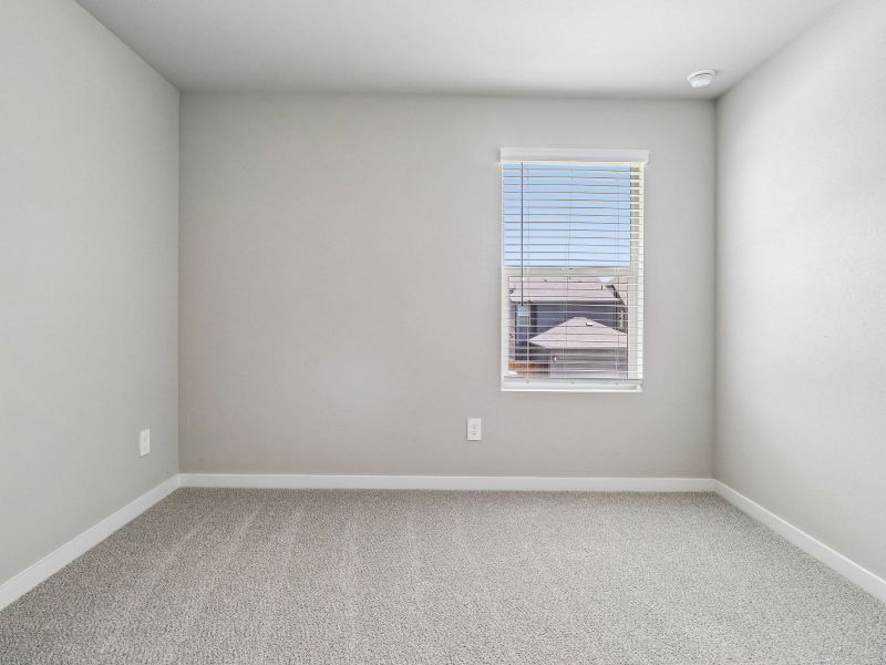 Spacious, unfurnished interior of a new home in Oak Ridge Park, Corinth (Image 19).