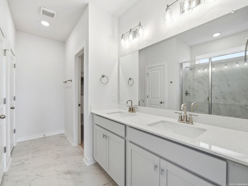 Furnished interior view inside a new home in Saddle Creek Ranch, Cibolo (Image 10).