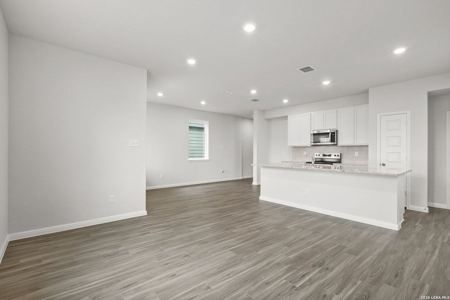 Spacious, unfurnished interior of a new home in Melissa Ranch, San Antonio (Image 18). Spacious, unfurnished interior of a new home in Melissa Ranch, San Antonio (Image 18).