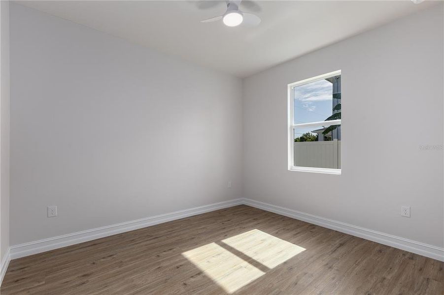 Spacious, unfurnished interior of a new home in , Cape Coral (Image 19).