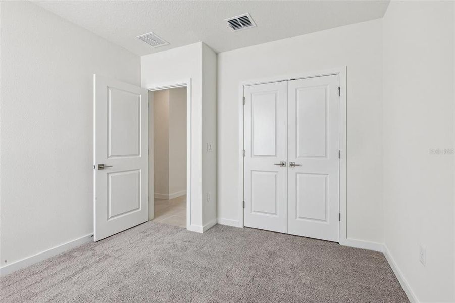 Spacious, unfurnished interior of a new home in Willowbrook North, Winter Haven (Image 17).