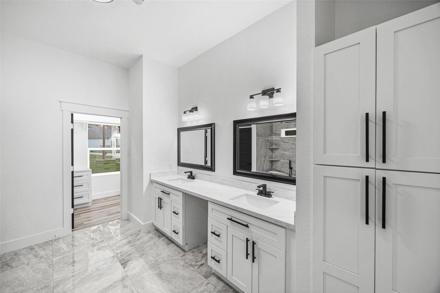 Furnished interior view inside a new home in , Conroe (Image 11).
