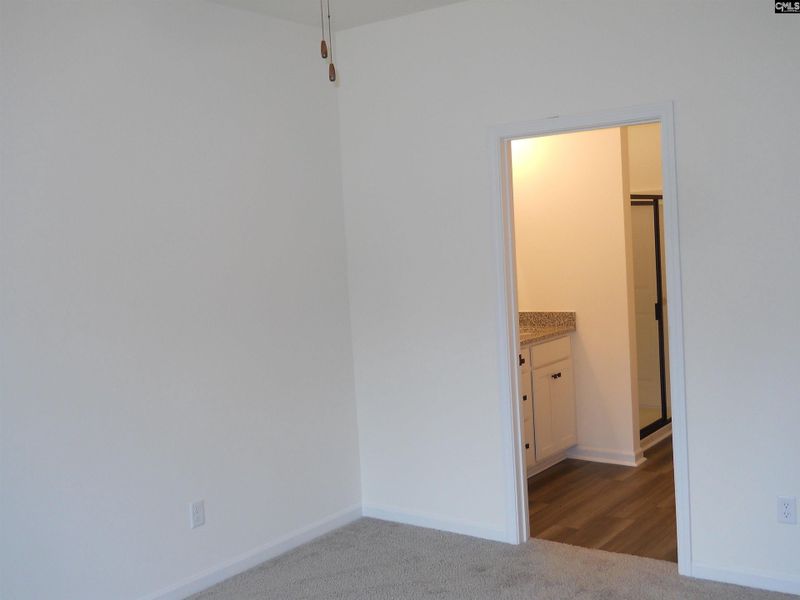 Spacious, unfurnished interior of a new home in Bickley Station, Irmo (Image 14).