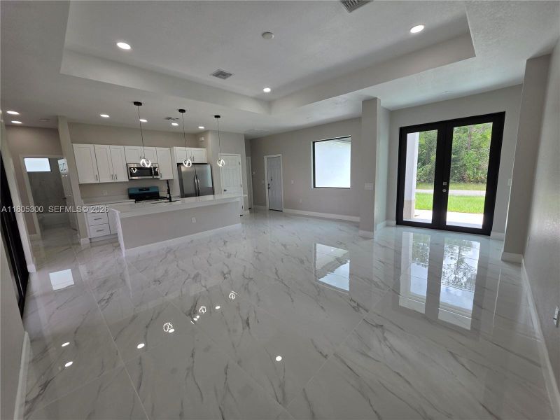 Spacious, unfurnished interior of a new home in , Lehigh Acres (Image 36).