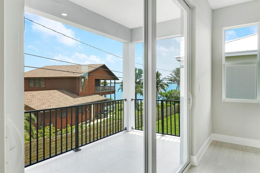 Exterior details and patio area of a home in , Jensen Beach (Image 33).