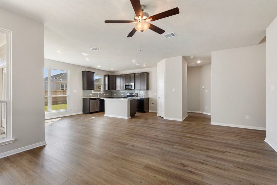 Representative unfurnished interior of a home built from the The 1613 by Stylecraft Builders in Arroyo Ranch, Seguin (Image 12).