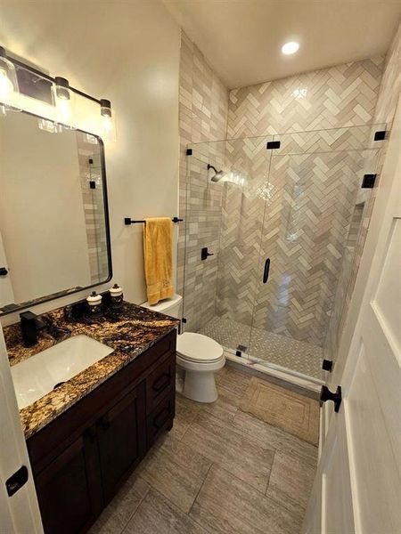 Furnished interior view inside a new home in , Cedar Hill (Image 17).