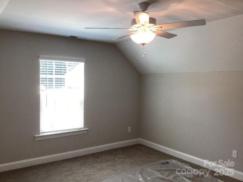 Spacious, unfurnished interior of a new home in , Harrisburg (Image 14).
