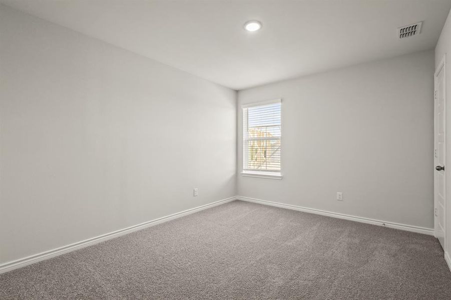 Spacious, unfurnished interior of a new home in Sycamore Landing, Fort Worth (Image 15). Spacious, unfurnished interior of a new home in Sycamore Landing, Fort Worth (Image 15).