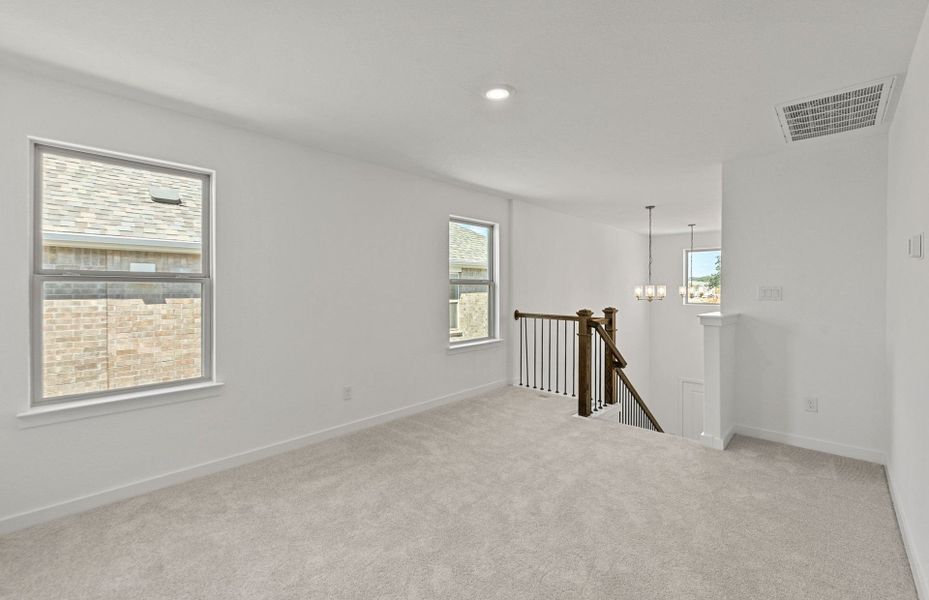 Spacious, unfurnished interior of a new home in Wolf Ranch, Georgetown (Image 19).