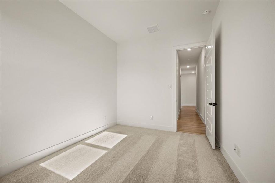 Spacious, unfurnished interior of a new home in Rocky Top Ranch, Reno (Image 30).