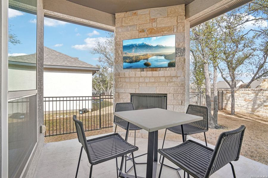 Exterior details and patio area of a home in Esperanza, Boerne (Image 24).