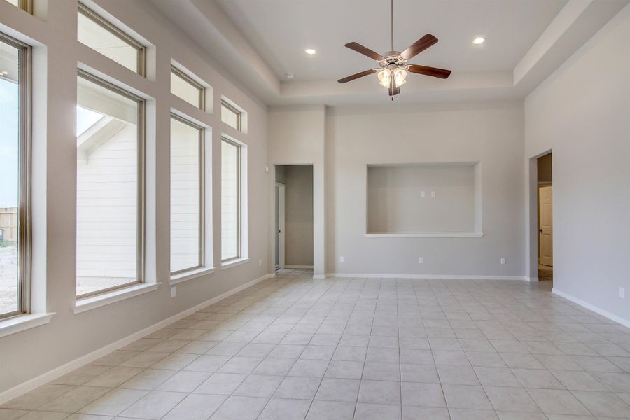 Representative unfurnished interior of a home built from the Floor Plan 2922 by Colina Homes in Grand Magnolia, Magnolia (Image 20).