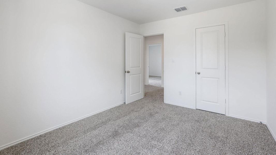 Spacious, unfurnished interior of a new home in Valverde, Bastrop (Image 24).