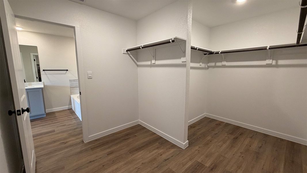 Spacious, unfurnished interior of a new home in The Lakes Northwest, Corpus Christi (Image 38).