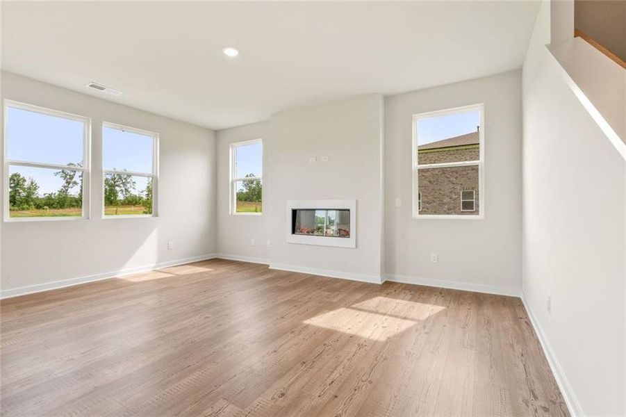 Spacious, unfurnished interior of a new home in Walker Grove, McDonough (Image 16).