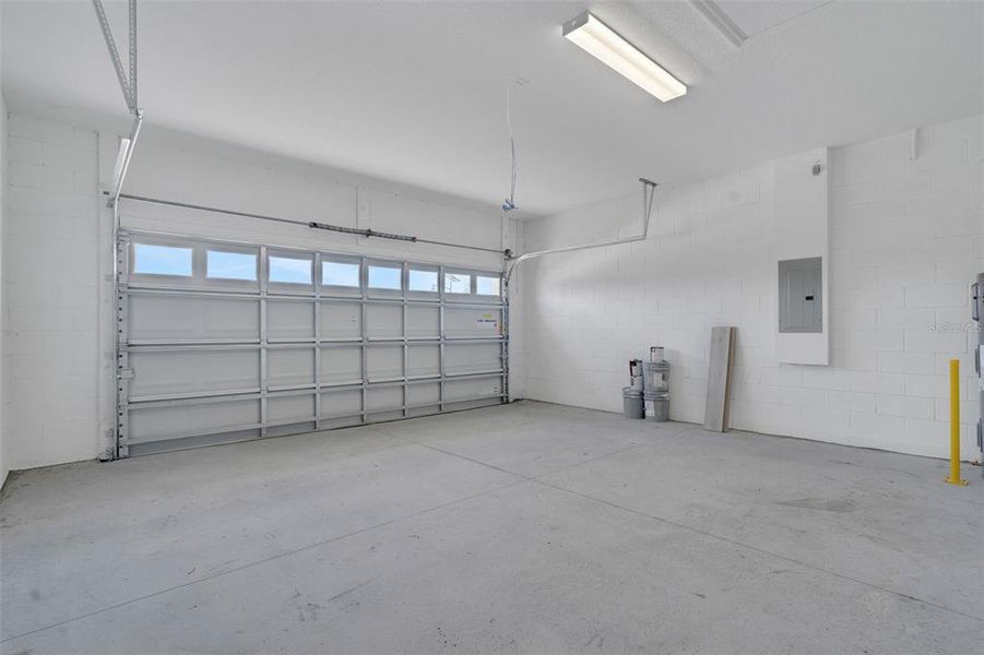 Spacious, unfurnished interior of a new home in Reserve at Hammock Oaks, Lady Lake (Image 33). Spacious, unfurnished interior of a new home in Reserve at Hammock Oaks, Lady Lake (Image 33).