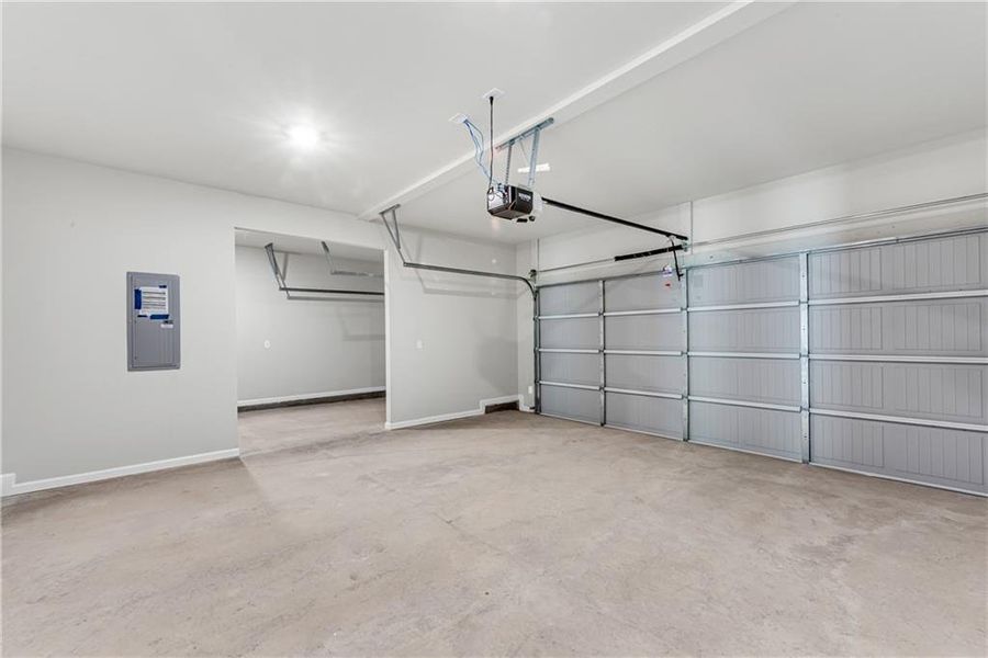 Spacious, unfurnished interior of a new home in Hidden Fields, Hoschton (Image 26).