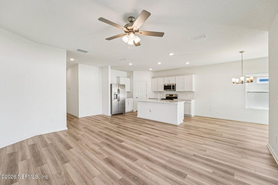 Spacious, unfurnished interior of a new home in Panther Creek, Jacksonville (Image 19).