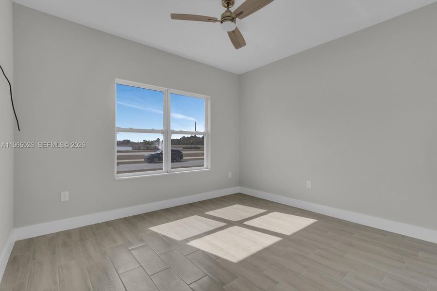 Spacious, unfurnished interior of a new home in , Palm Bay (Image 29).