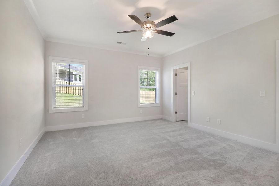 Representative unfurnished interior of a home built from the Sonoma II by Great Southern Homes in Edwards Ridge, Central (Image 28).