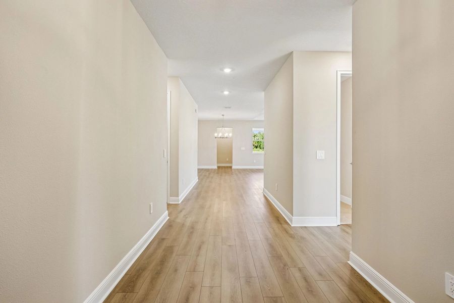 Foyer into the home