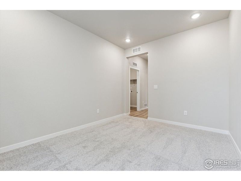 Spacious, unfurnished interior of a new home in The Overlook at Johnstown Farms, Johnstown (Image 24).
