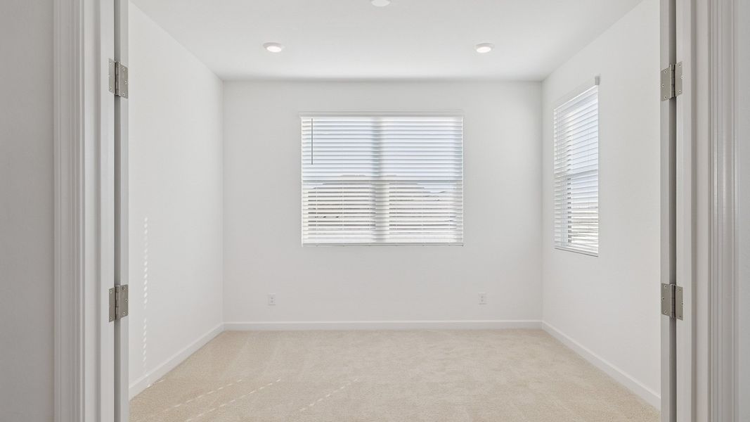 Spacious, unfurnished interior of a new home in Aloravita, Peoria (Image 28).