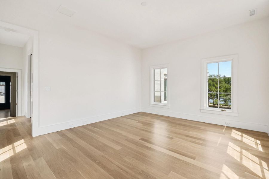 Spacious, unfurnished interior of a new home in , Charleston (Image 56).